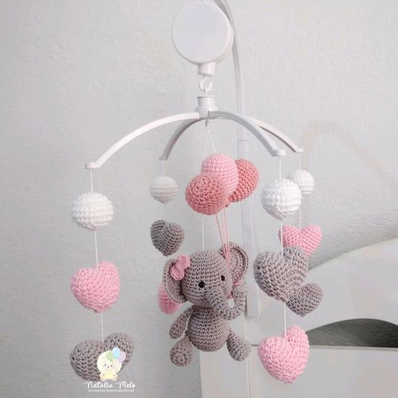 Móbile Amigurumi Elefantinha com balões Com Musical