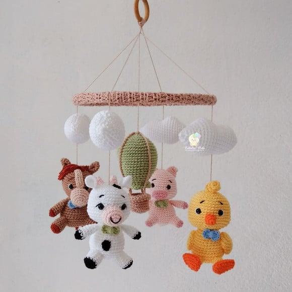 Móbile Amigurumi Fazenda Estrutura Circular Madeira