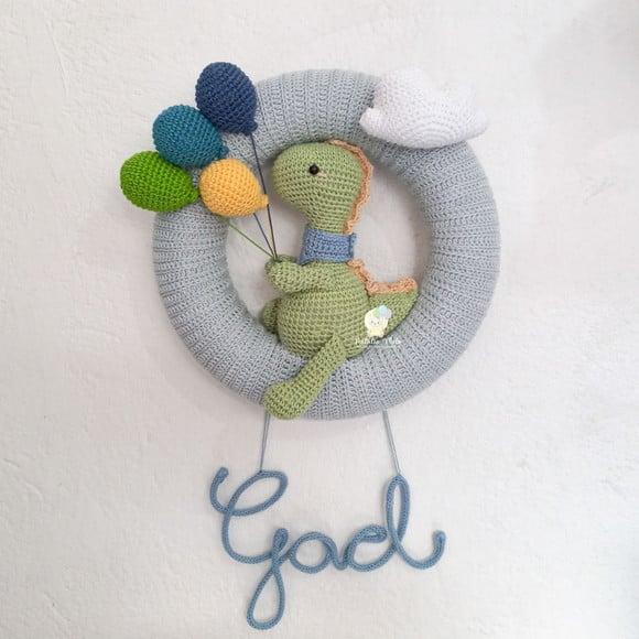 Porta Maternidade Amigurumi Dino