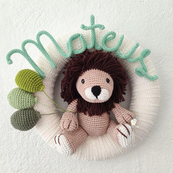 Porta Maternidade Amigurumi Leão