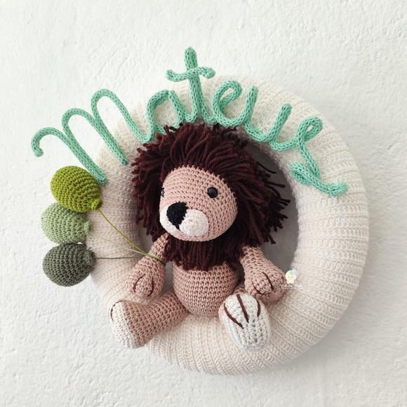 Porta Maternidade Amigurumi Leão