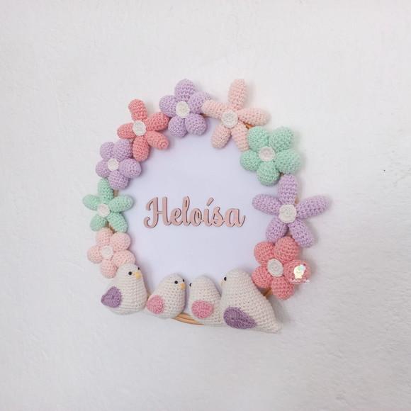 Porta Maternidade Flores e Familia Passarinhos em Amigurumi