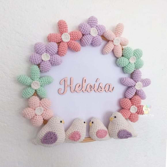 Porta Maternidade Flores e Familia Passarinhos em Amigurumi