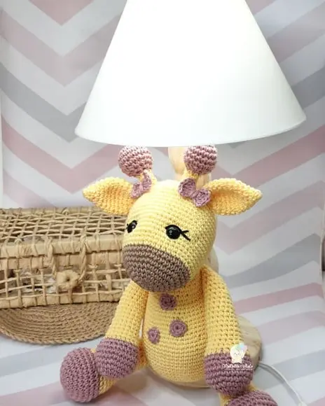 Abajur Decorado Amigurumi Girafa