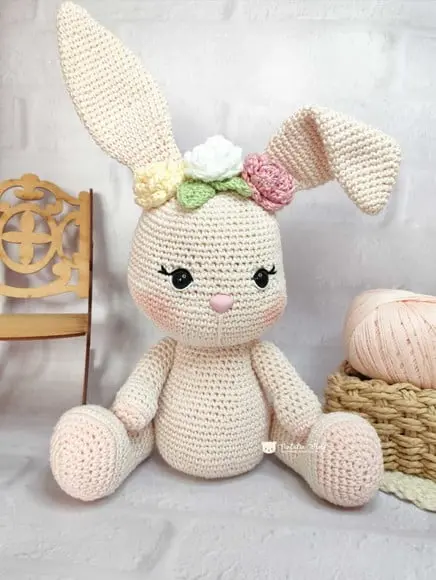 Coelha com Flores Amigurumi 25cm