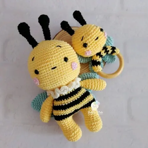 Kit Abelhinha e Chocalho Amigurumi