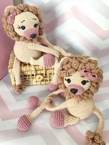 Leão Abraça Cortina Amigurumi o Par