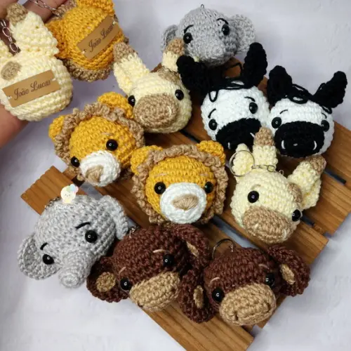 Lembrancinha de Maternidade Chaveiro Safari em Amigurumi