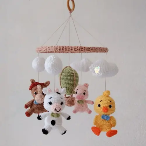 Móbile Amigurumi Fazenda Estrutura Circular Madeira