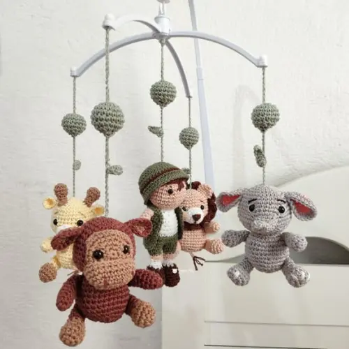 Móbile Amigurumi Safari com Musical