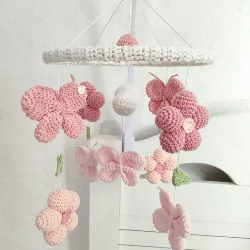 Móbile Flores e Borboletas sem Musical com Estrutura em Mdf.