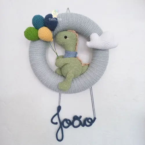 Porta Maternidade Amigurumi Dino
