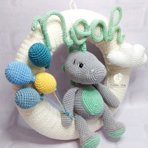 Porta Maternidade Amigurumi Dino