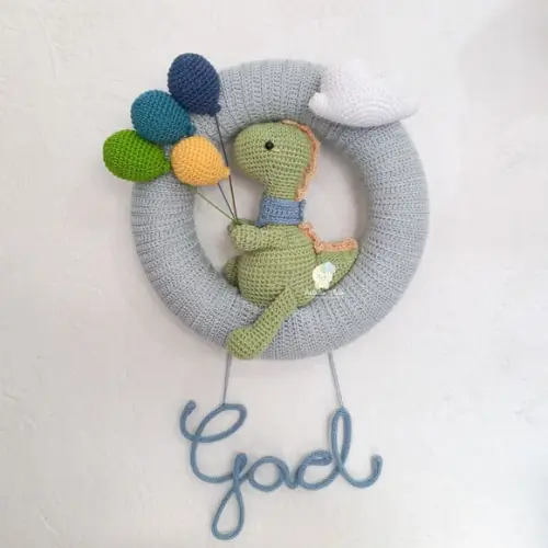 Porta Maternidade Amigurumi Dino