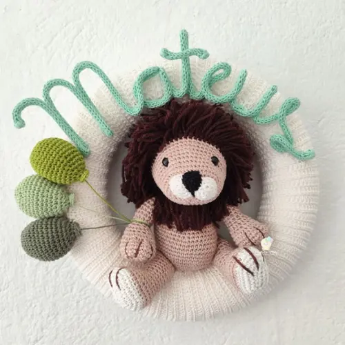 Porta Maternidade Amigurumi Leão
