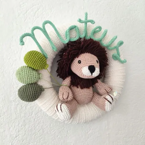 Porta Maternidade Amigurumi Leão