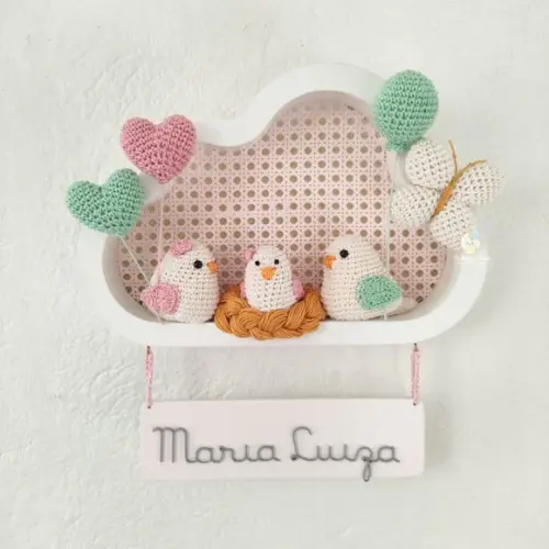 Porta Maternidade Nuvem com Passarinhos Amigurumi