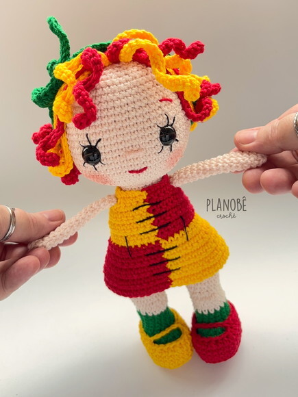 Amigurumi Boneca Emília de Crochê