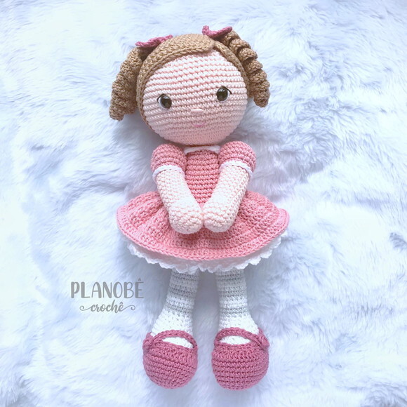 Boneca Amigurumi de Crochê