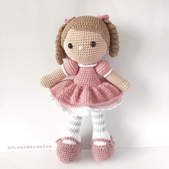 Boneca Amigurumi de Crochê