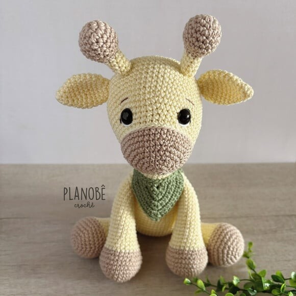 Amigurumi girafa de crochê