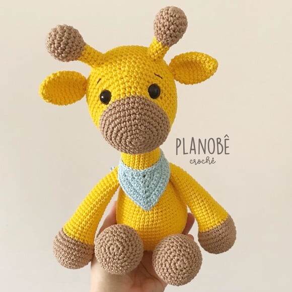 Amigurumi girafa de crochê
