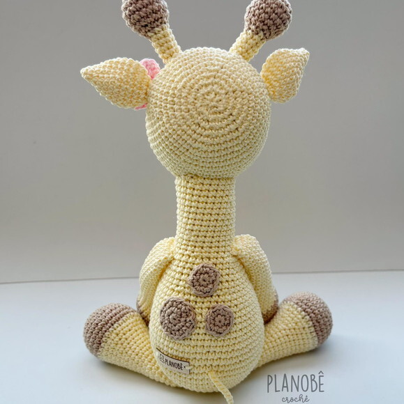 Amigurumi girafa de crochê