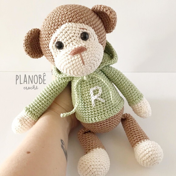 Macaco Bob com Moletom Amigurumi Crochê