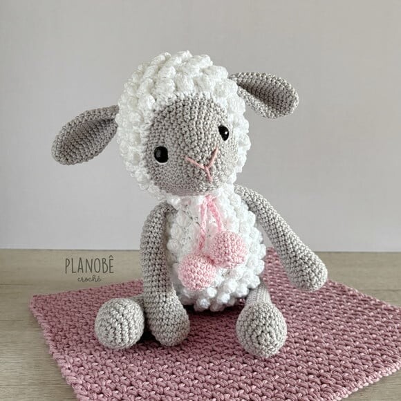 Amigurumi Ovelha de crochê