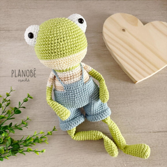 Amigurumi sapo de crochê