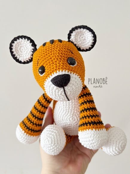 Amigurumi tigre de crochê