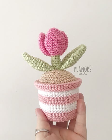 Amigurumi vaso de tulipa de crochê