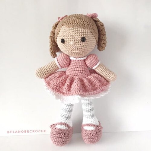 Boneca Amigurumi de Crochê