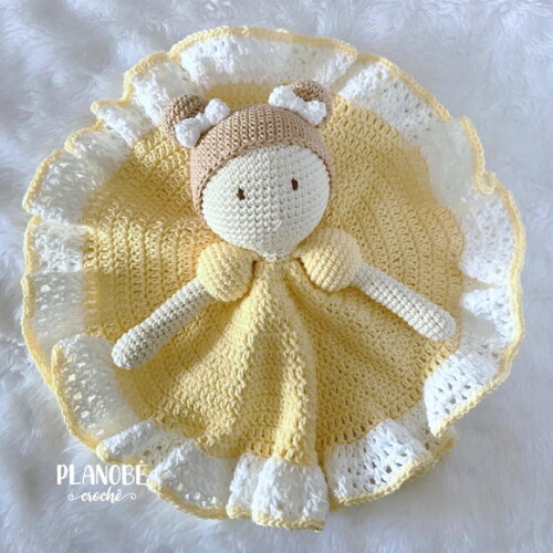 Naninha bonequinha Amigurumi de crochê