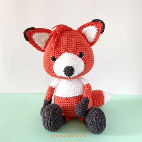 Raposa Amigurumi de crochê