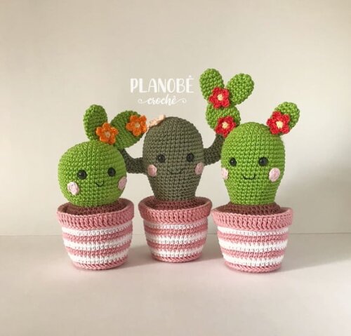 Trio Vasinhos de Cactos Amigurumi de crochê