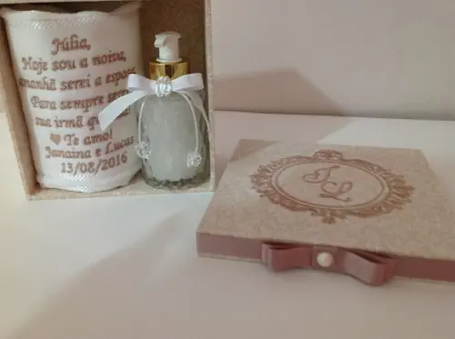 Caixa Bege Floral para Irmã da Noiva
