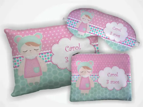 Kit Almofada 18x28cm+ Mascara + Nécessaire Boneca Metoo
