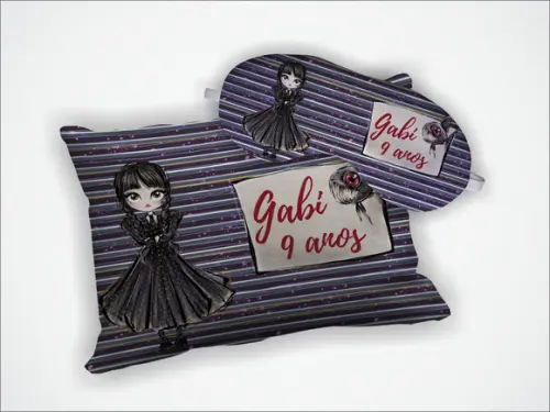 Kit Almofada 18x28cm+ Mascara de Dormir Wandinha