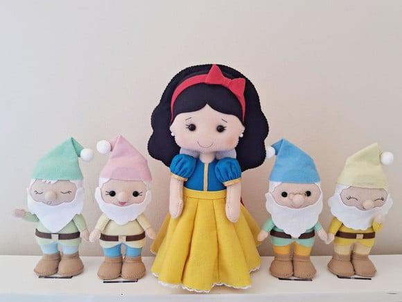 Branca de Neve e Sete Anões de Feltro
