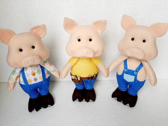 Três Porquinhos de Feltro