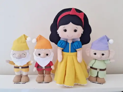 Branca de Neve e Sete Anões de Feltro