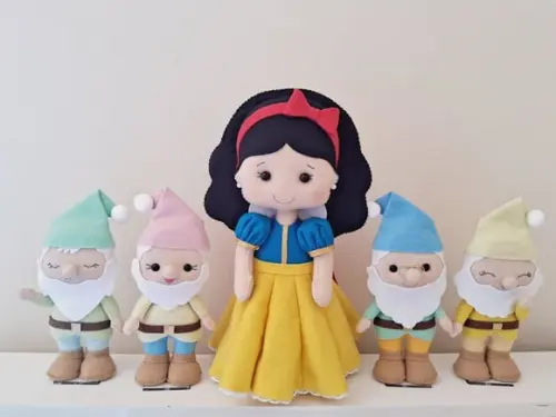 Branca de Neve e Sete Anões de Feltro