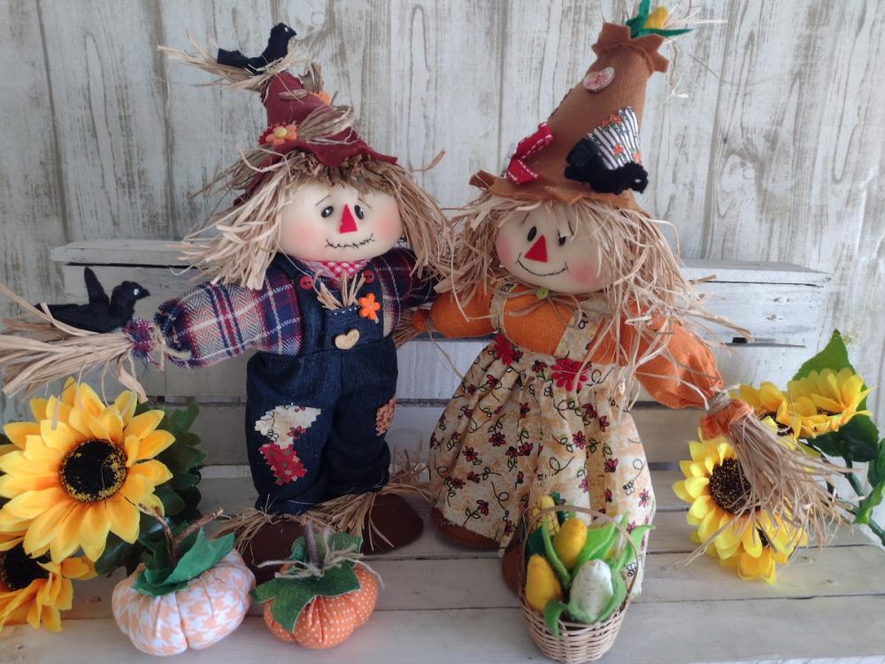 Casal de Espantalho em Pé