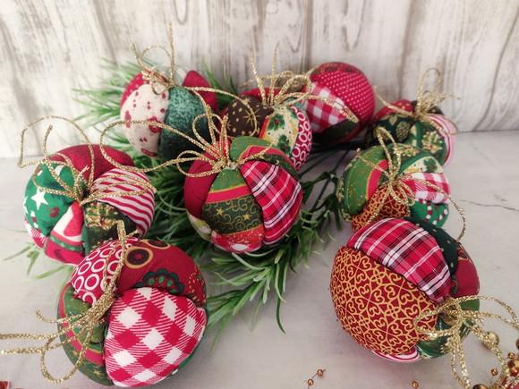 Bolas de Natal em Patchwork