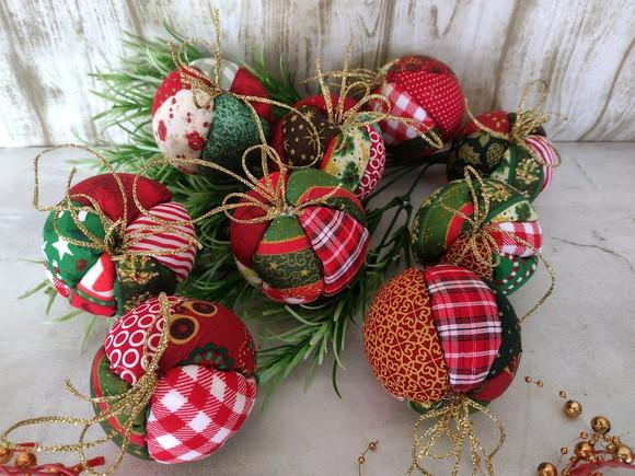 Bolas de Natal em Patchwork