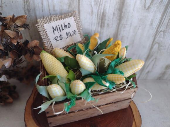 Caixote com Espigas de Milho