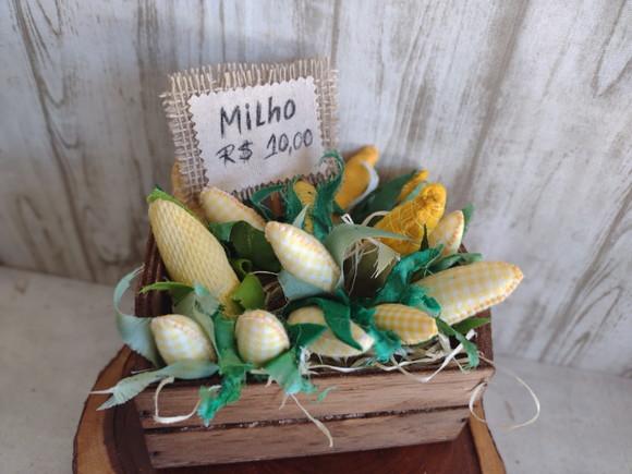 Caixote com Espigas de Milho