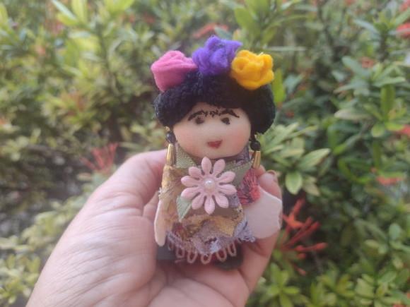 Frida Kahlo Mini