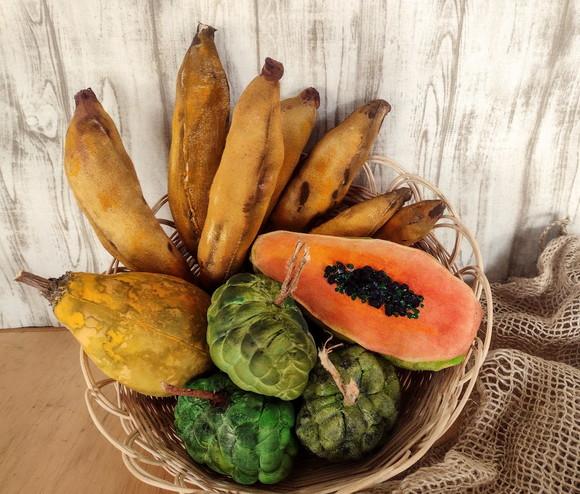 Cesta rústica com Frutas de tecido